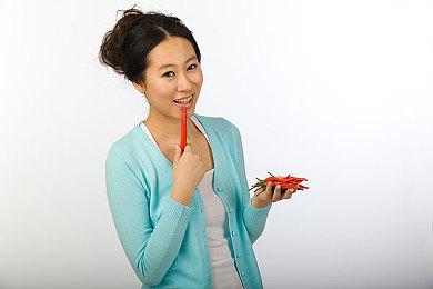 《真女神转生5》全球销量突破100万份 游戏画师送上贺图